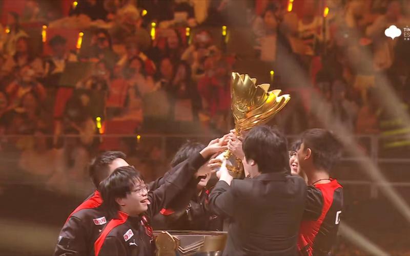 什么是“摊牌价值的缺失”？解析为什么有些牌必须通过诈唬才能赢。（解读“摊牌价值不足”：为何有些牌只能靠诈唬取胜）