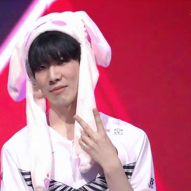 LLA赛后采访Faker：我觉得打游戏很有趣 再次和GEN交手很开心